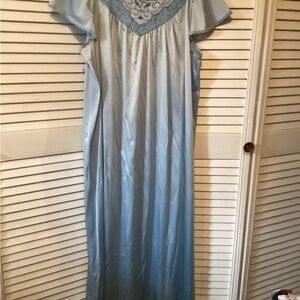Elegant Blue Nightgown with Lace Detail, size large